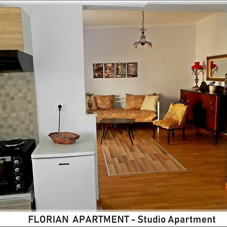 プレベザFlorian Flat Complexアパートメント エクステリア 写真